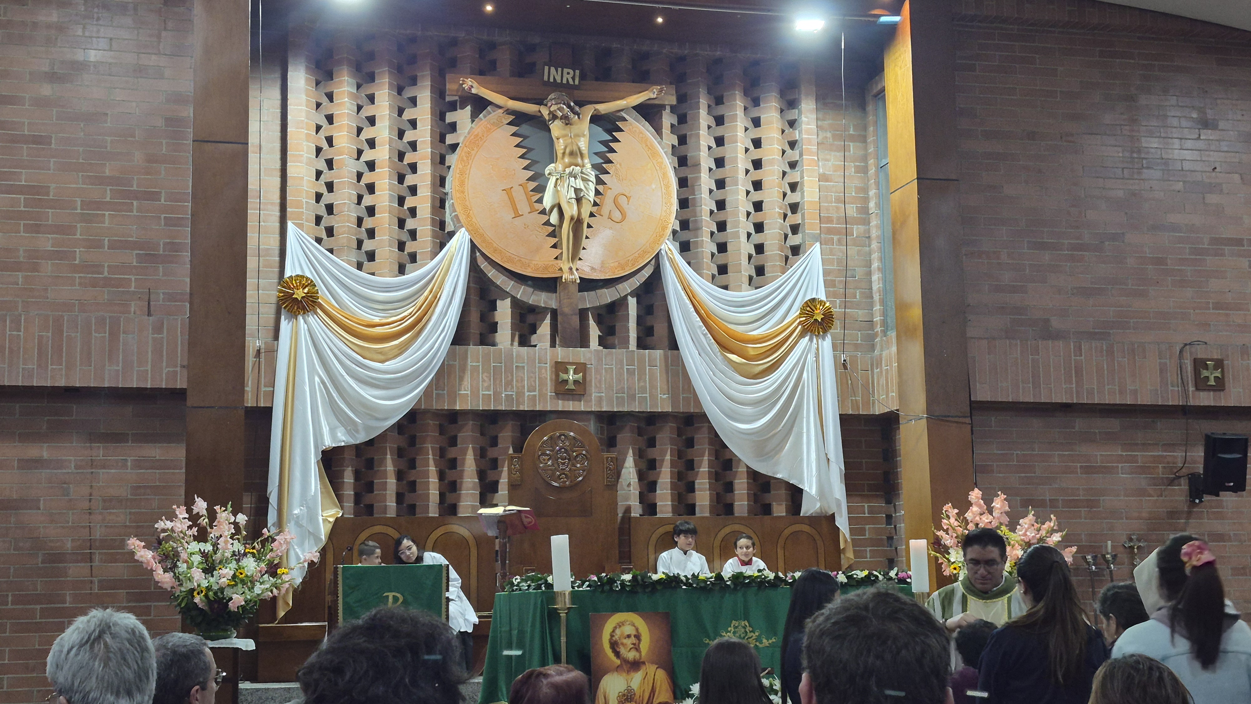 Altar principal y celebraciones litúrgicas